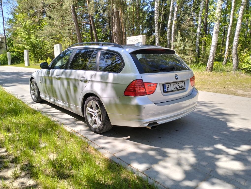 BMW E90 2.0d 2009 ładna bmka