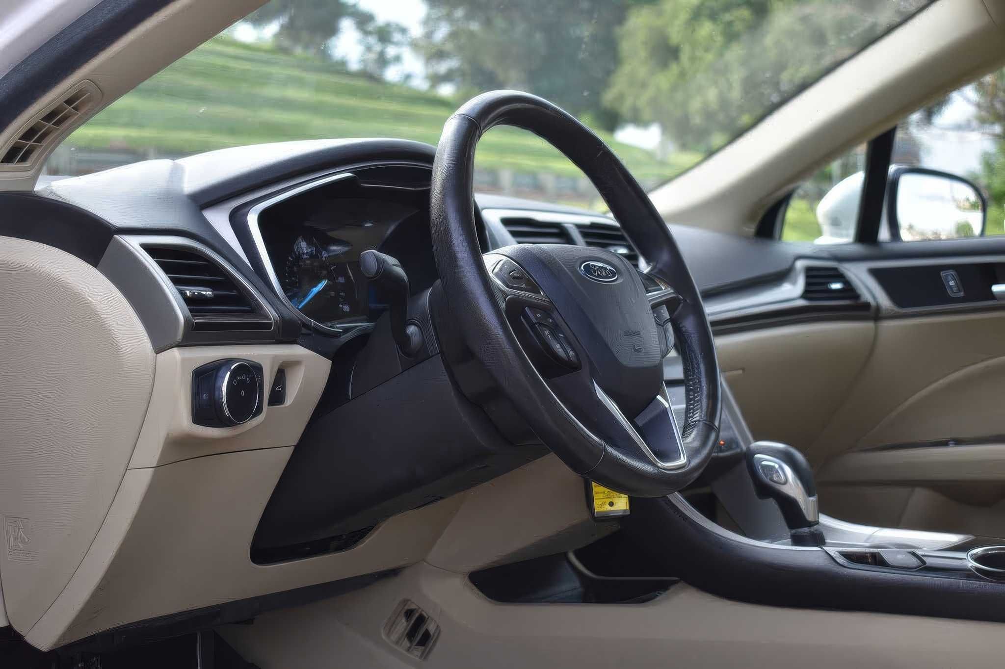 2014 Ford Fusion Hybrid SE
