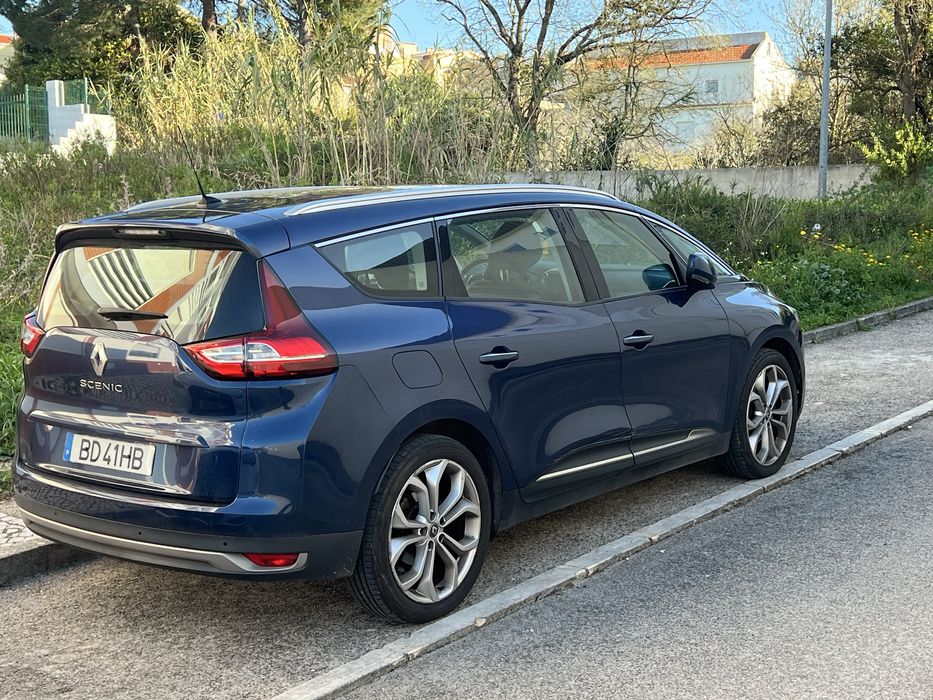 Carro em bom estado geral