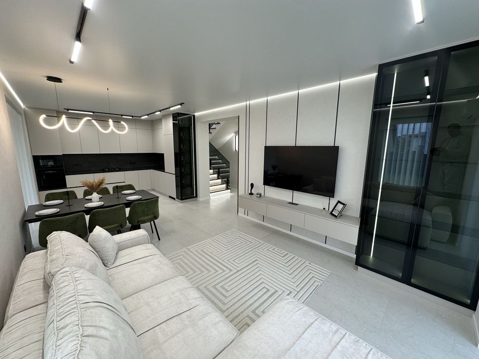 Продам будинок в Крихівцях поруч вулиці Садова.