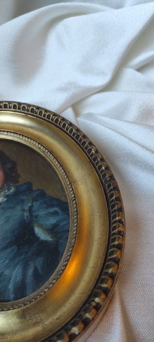 Obraz Błękitnego Chłopca w Owalnej Złoconej Ramie