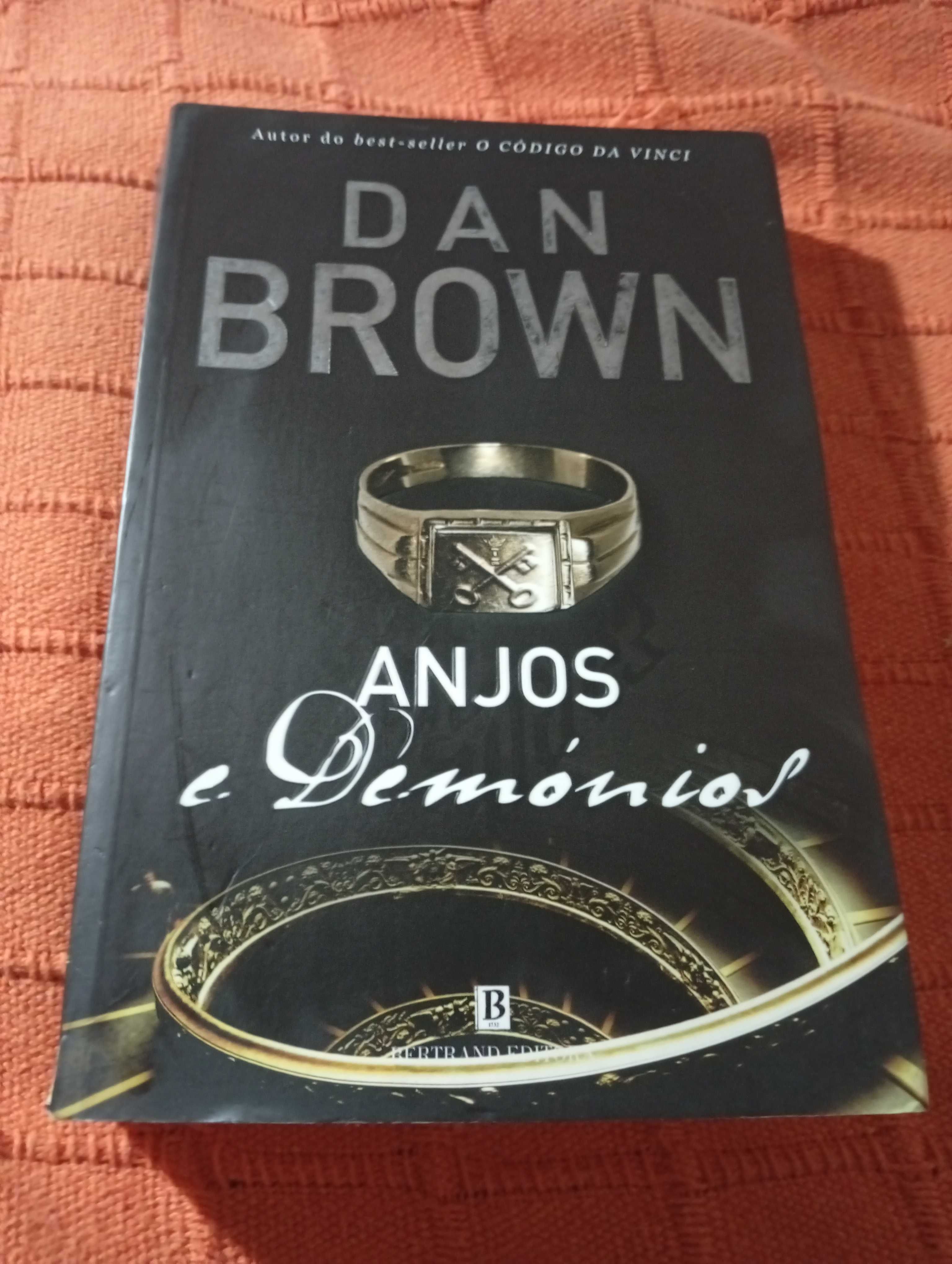 Anjos e demónios