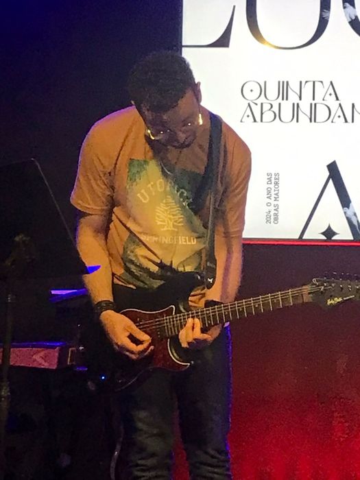 Aulas de guitarra Prof° Fernando Brisola