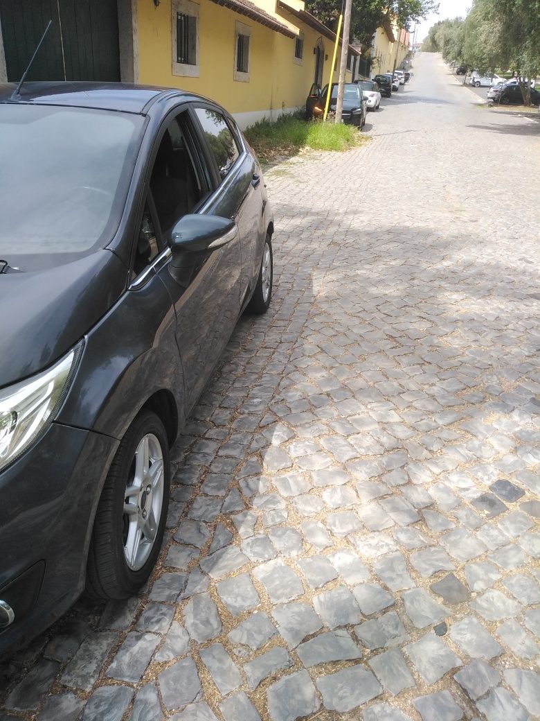Ford Fiesta 1.0 2014 gasolina luzes diurnas