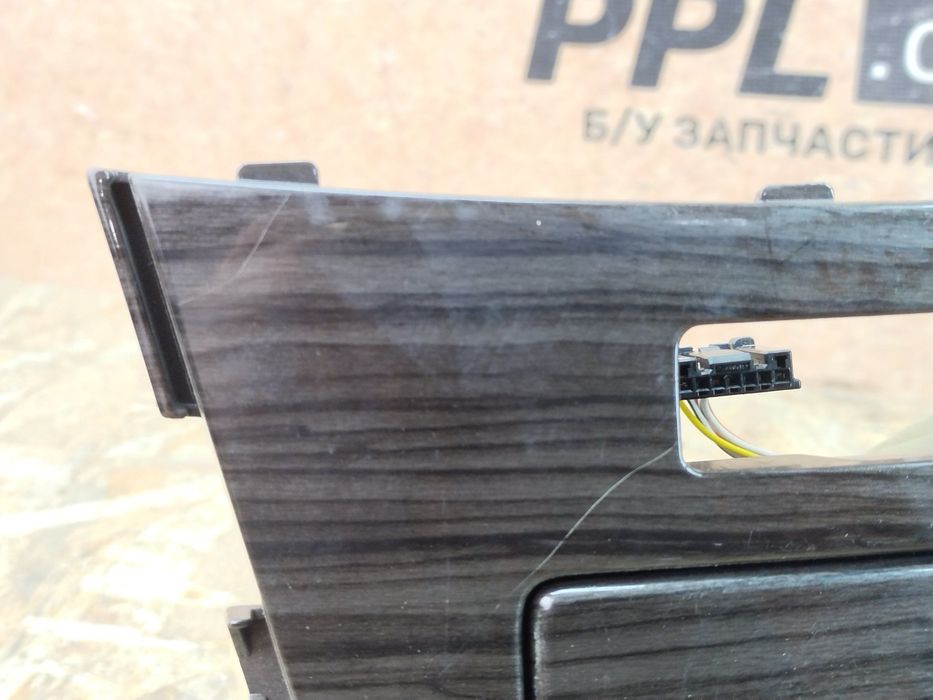 Toyota Avensis T27 2009-2018 накладка центральной консоли пепельница