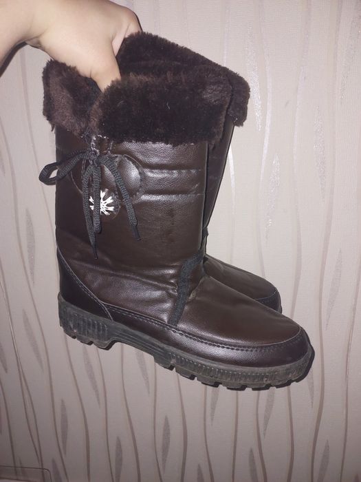 Зимові чоботи жіночі