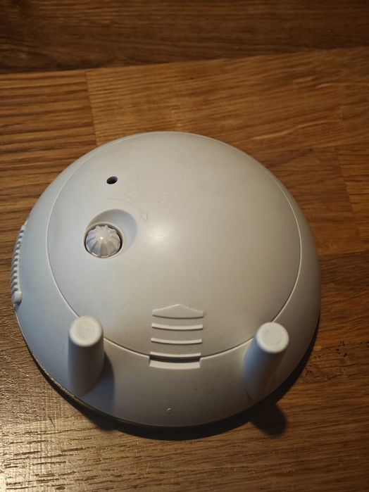 Radiobudzik TCM Tchibo, analogowy, funkcja drzemki, srebrno-biały