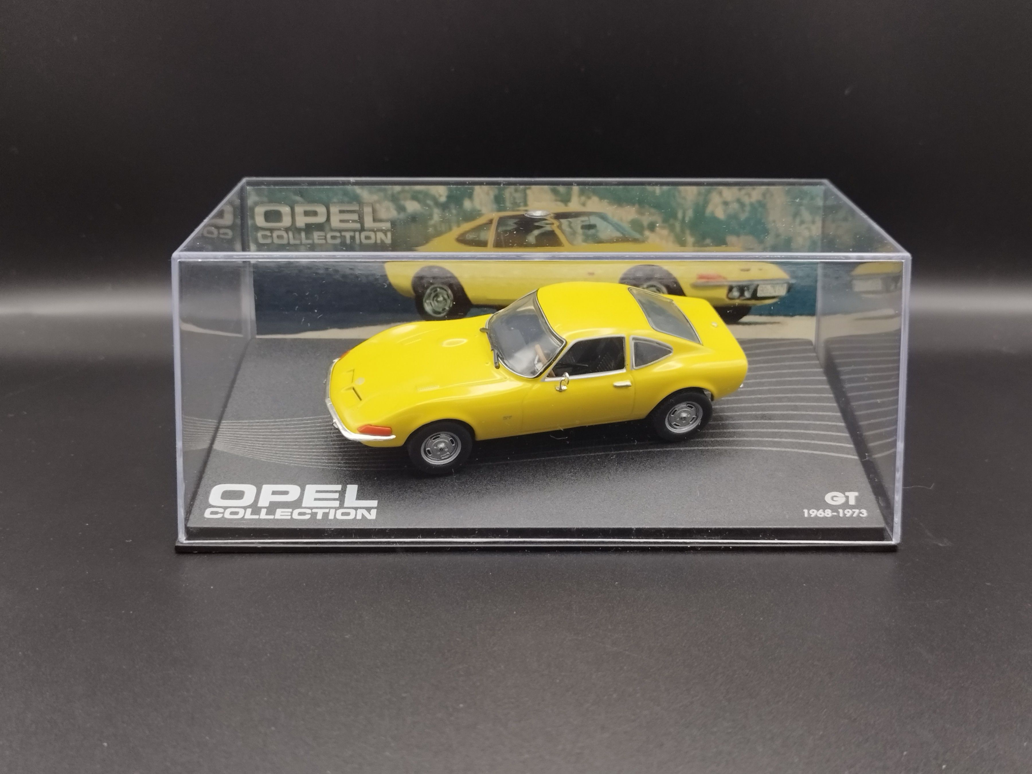 1:43 Opel Collection GT model używany