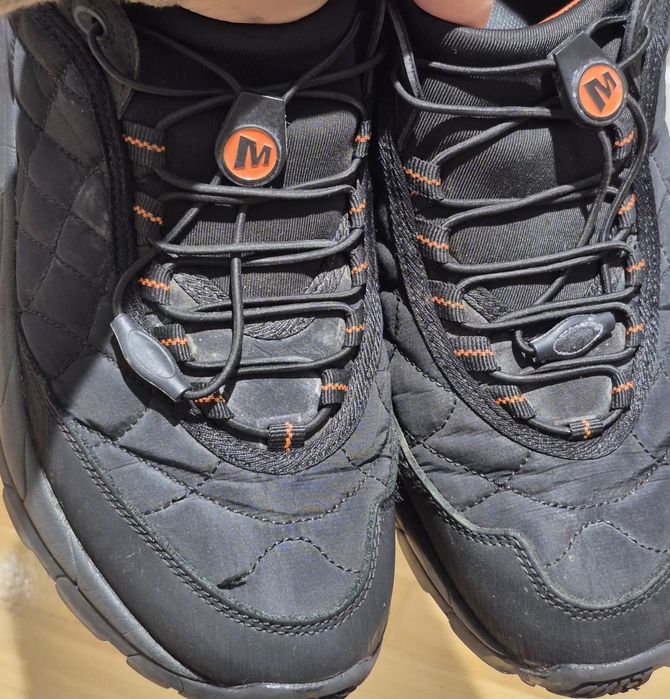 Чоловічі кросівки