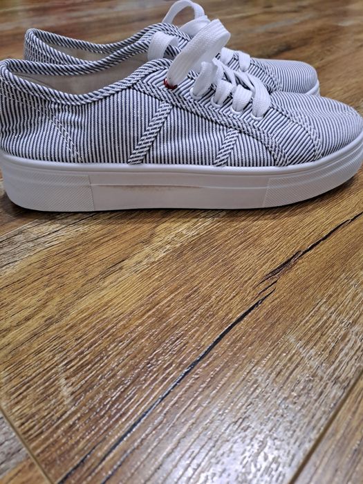 Жіночі  кеди 38 розмір