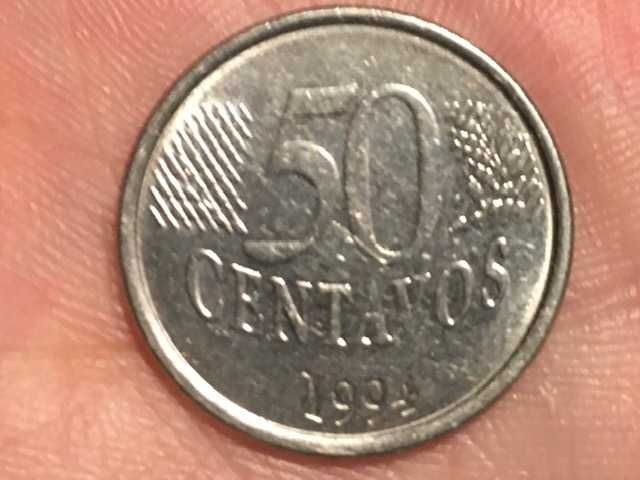moeda de 50 centavos de real de 1994 com data vazada no verso