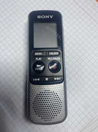MP3-диктофон Sony ICD-PX240 с большими кнопками и ЖК-экраном