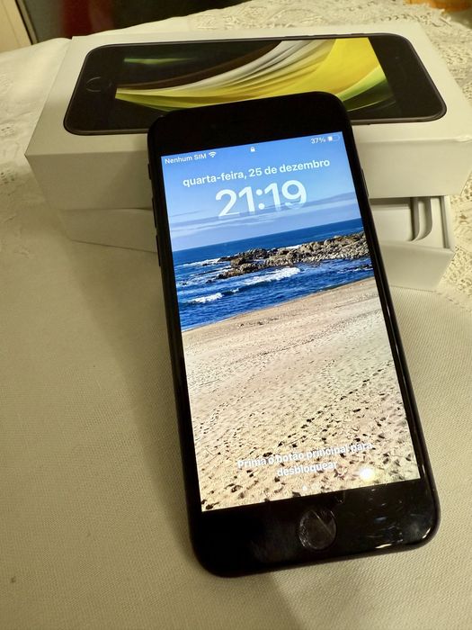 Apple iPhone SE 2020 64GB c/ Caixa