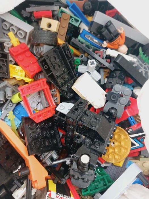 Продам LEGO на вагу