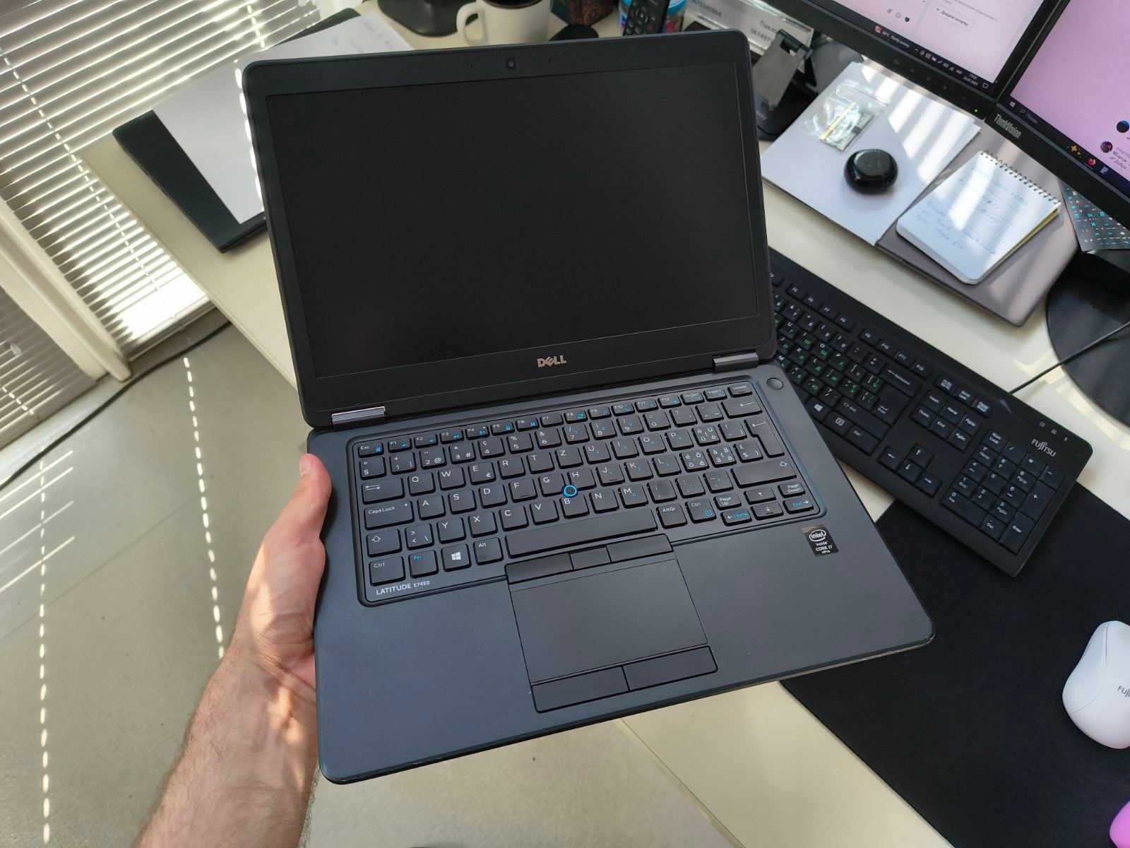 Dell Latitude E7450 (Intel Core-I7-5600U-2.6GHz-8Gb-DDR3-256Gb-SDD)
