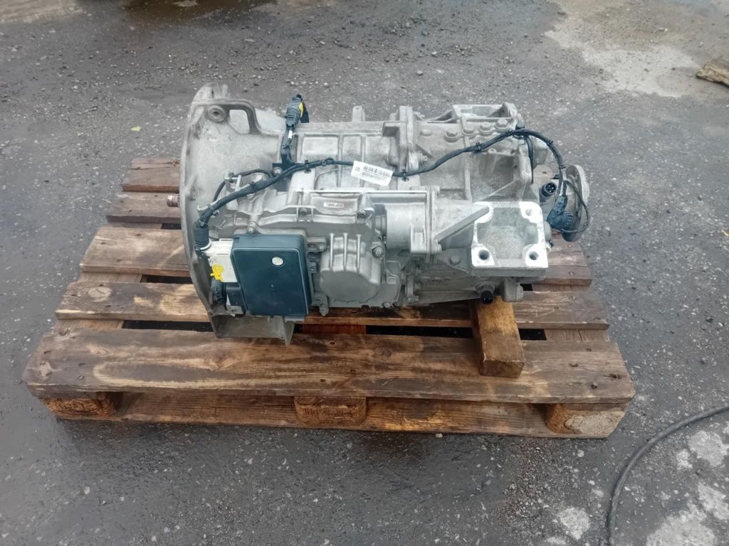 Sprzedam skrzynie Mercedes atego