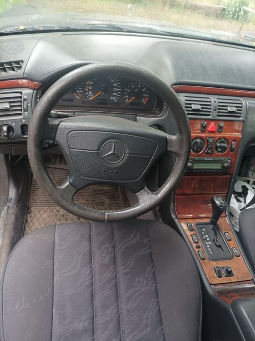 Продам Мерседес w210