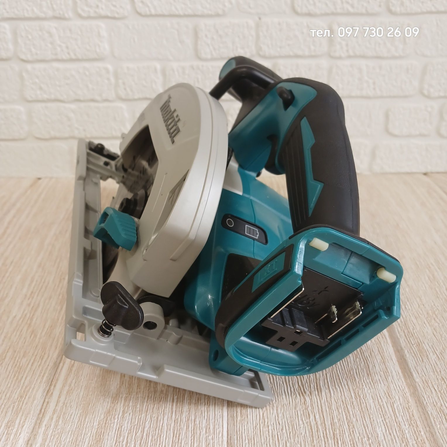 Дискова пила makita dhs 680  xsh03 brushless