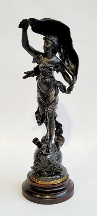 Figura ,,Zmierzch" Emile Bruchon XIX w.