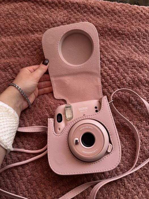 Продам Instax mini 11