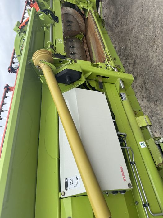 Продам жатку Claas V1050