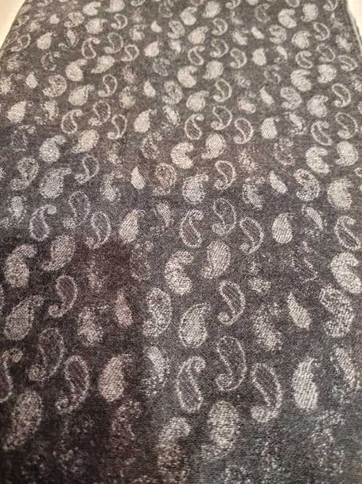 Szal ,szlik L180 cm, B 45 cm 90% dziewiczej wełny, 10% jedwabiu