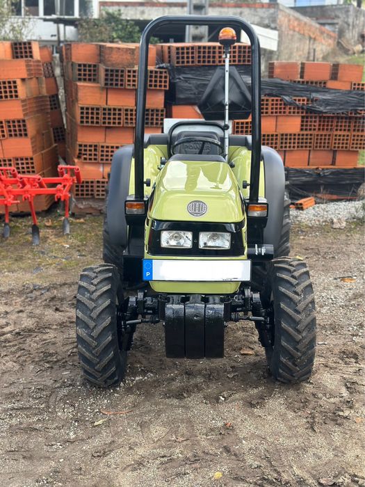 Trator Tractor Hurlimann e Alfaias