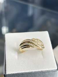 Złoty pierścionek z brylantami 18ct. rozmiar 13