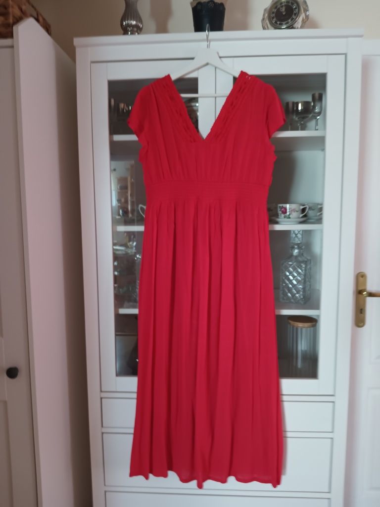 Długa czerwona sukienka przewiewna r.40/42/44