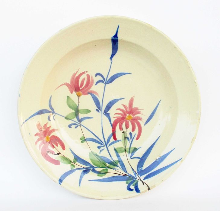Antigo prato em faiança portuguesa