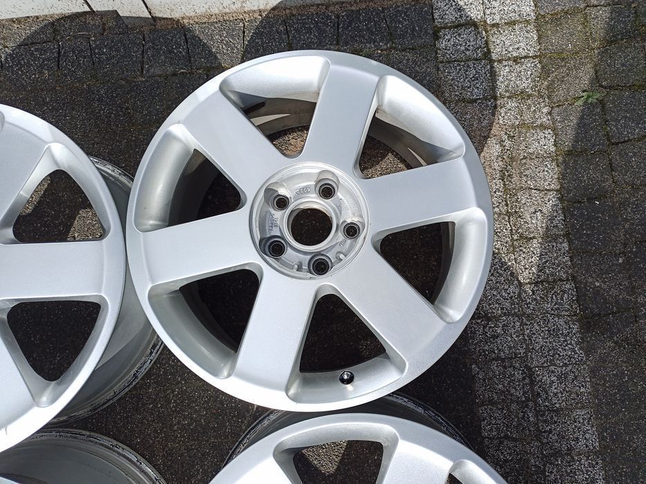 17" Audi A4 S4 8E0 Małysz S-Line VW Sharan Golf Gti VI Eos Caddy Skoda