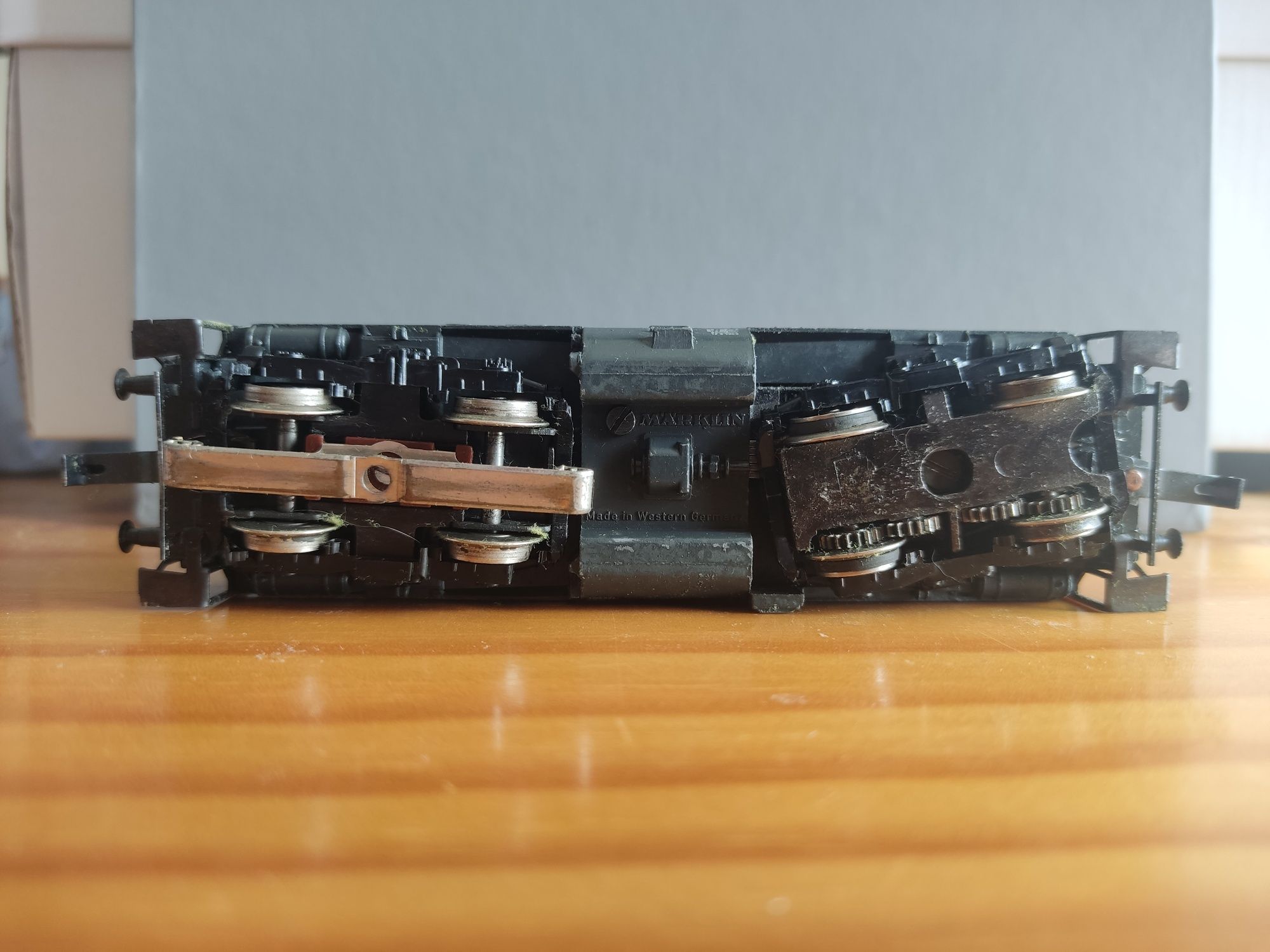 Locomotiva H0 Marklin V100 - DB # 2215