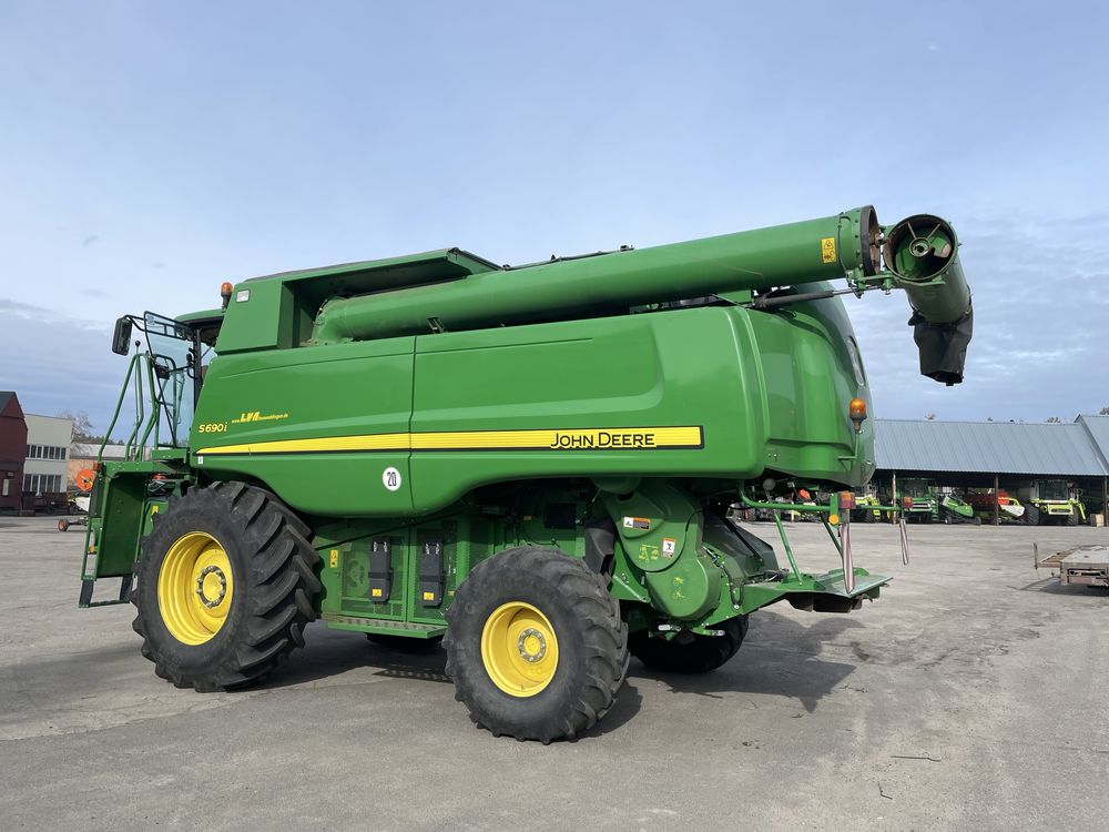 Комбайн John Deere S690i 2011 Продаж