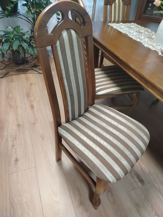 Meble krzesła Komoda lustro szafka RTV witryna