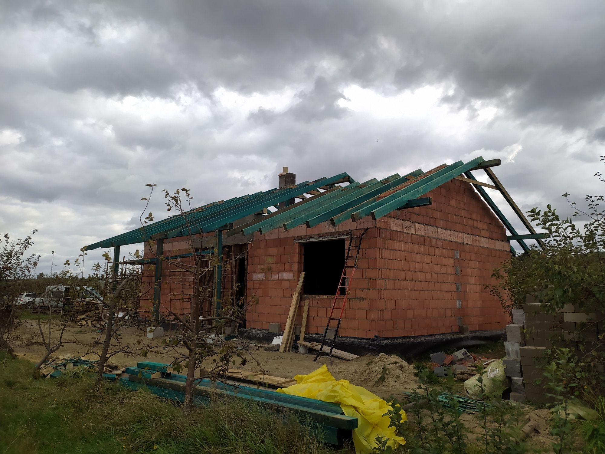 Budowa domów Ogrodzenia Tarasy wykończenia