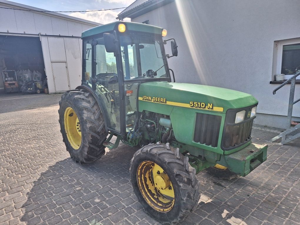 Ciagnik sadowniczy John Deere 5510N sadownik