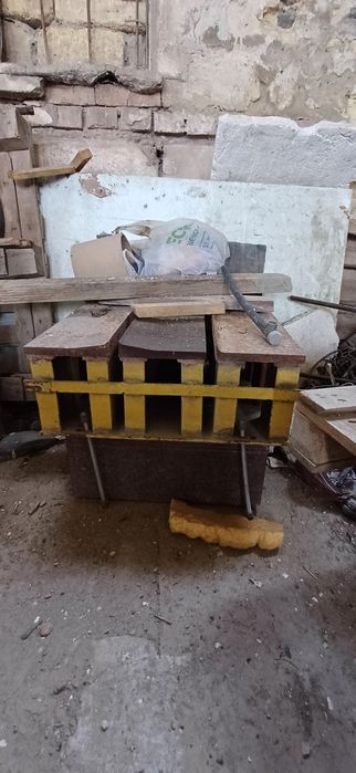 Вибропрес для шлакоблока и бордюров.Шлакоблок.Оборудование для шлакоб