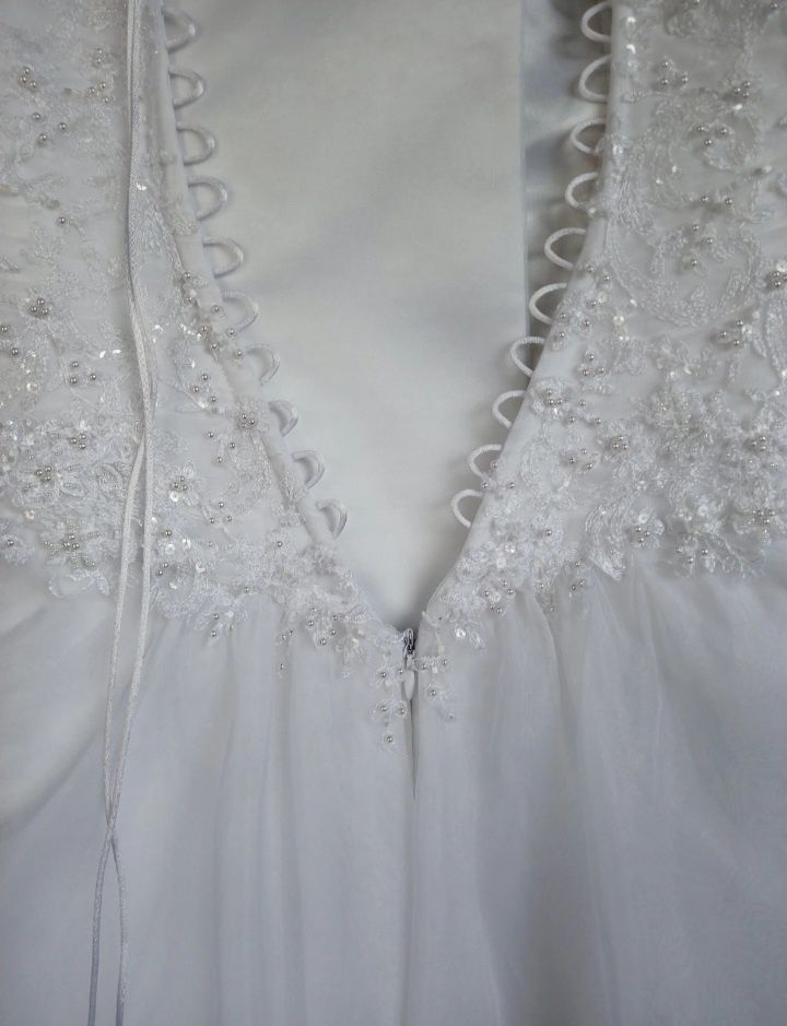 Biała suknia ślubna 42 44 cekiny,koraliki,tiul
