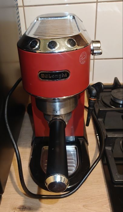 Ekspres kolbowy do kawy Delonghi ec685