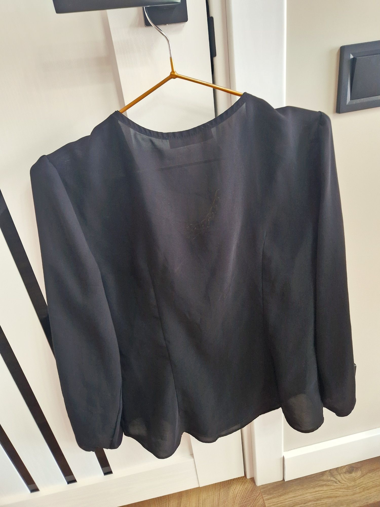 Блуза жіноча чорного кольору