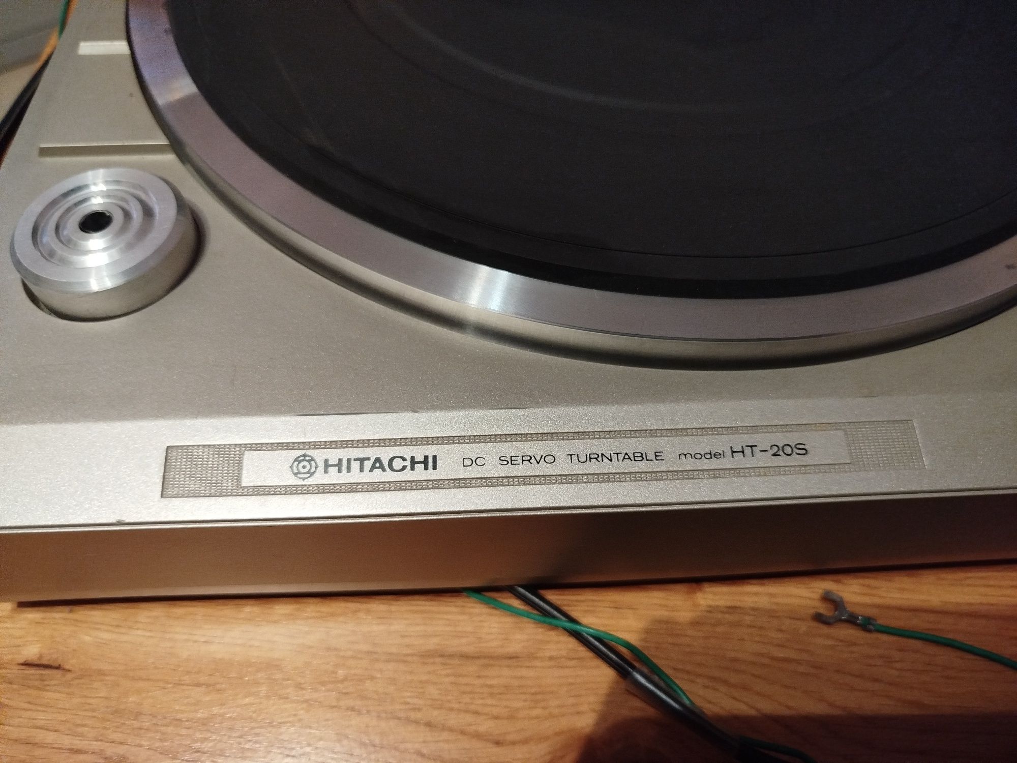 Gramofon Hitachi Japan.