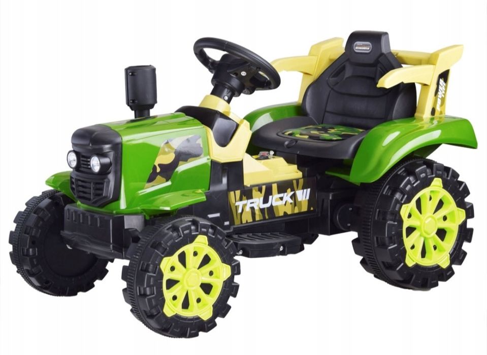 Traktor z przyczepą na akumulator