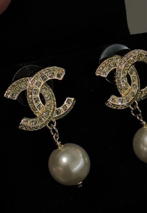 Kolczyki chanel z perelkami