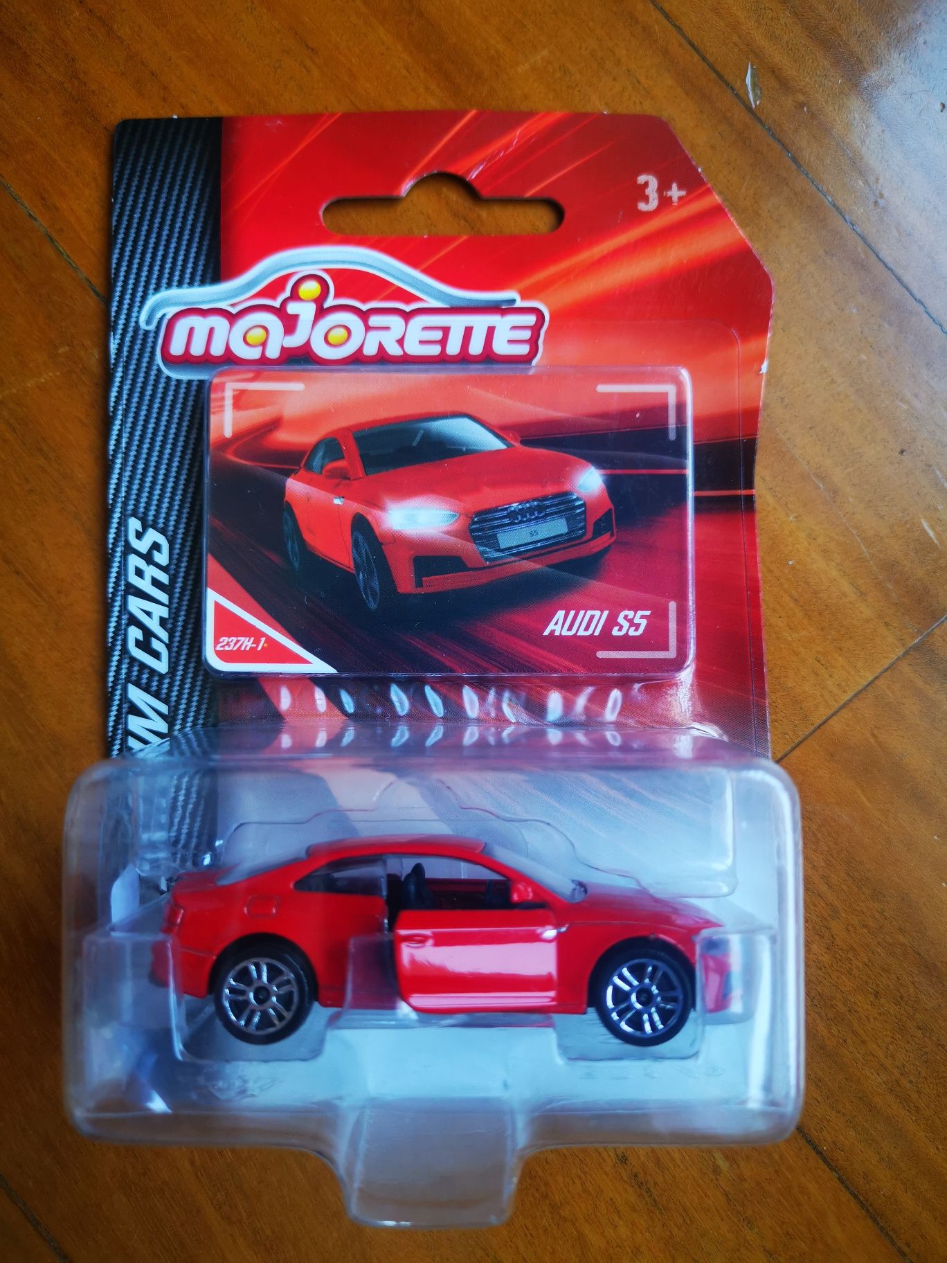 Koenigsegg/volvo hot wheels com portes incluídos