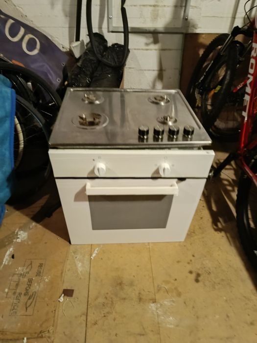 Piekarnik z płyta gazowa