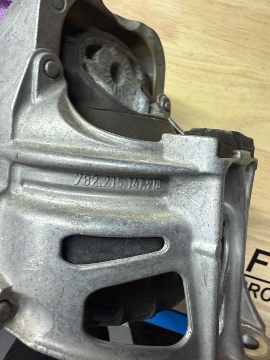 Подушка двигуна audi q7 7822215150182