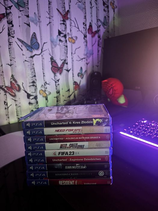 Konsola ps4 slim z grami