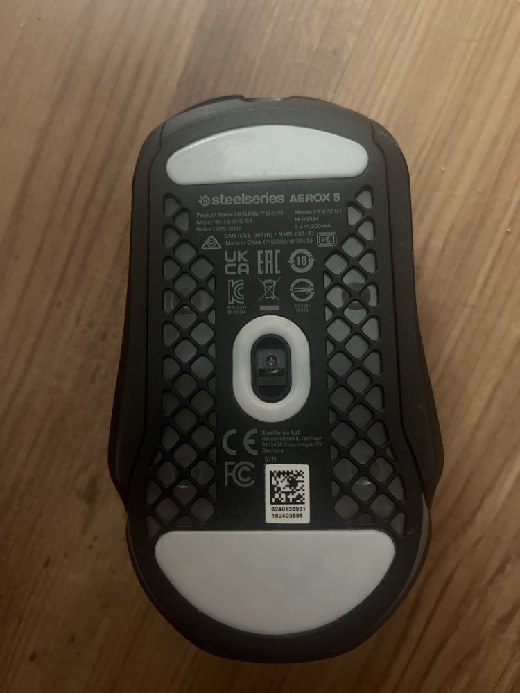 Myszka steelseries Aerox 5