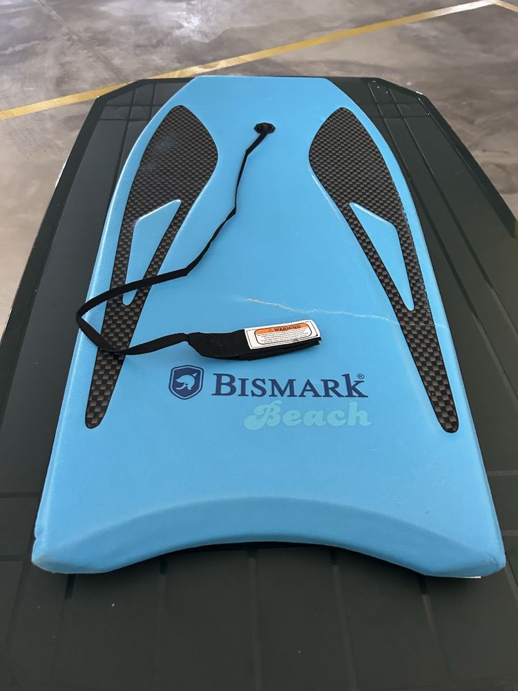 Vendo prancha azul e preto Bismark . Usada .