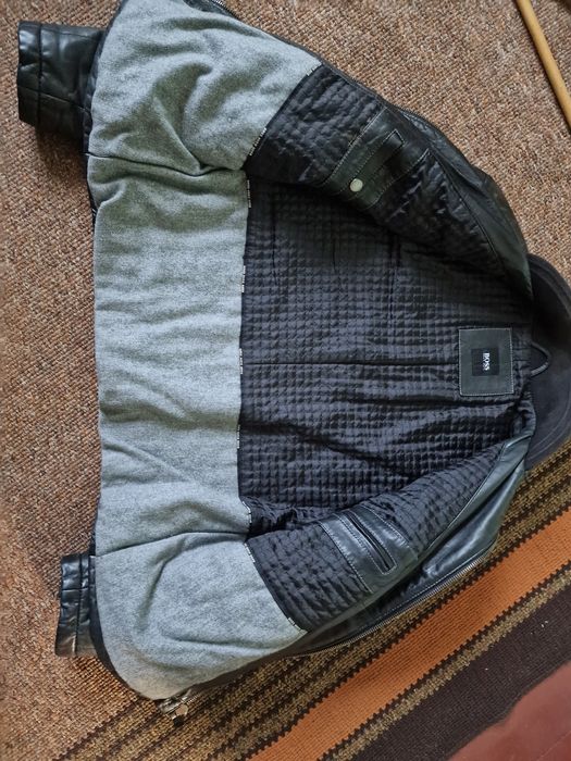 Hugo Boss кожаная куртка, черная